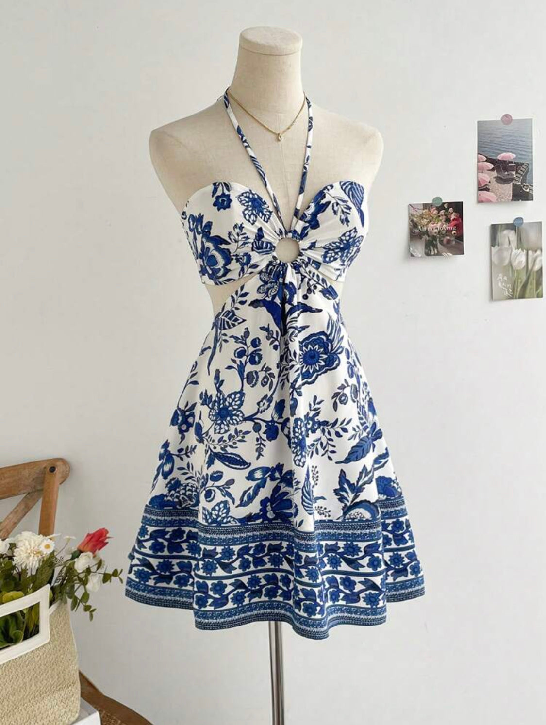 SHEIN WYWH Vestido romántico de vacaciones casuales, azul y blanco, con estampado de flores, cuello halter, cintura ajustada y escote hueco para mujeres