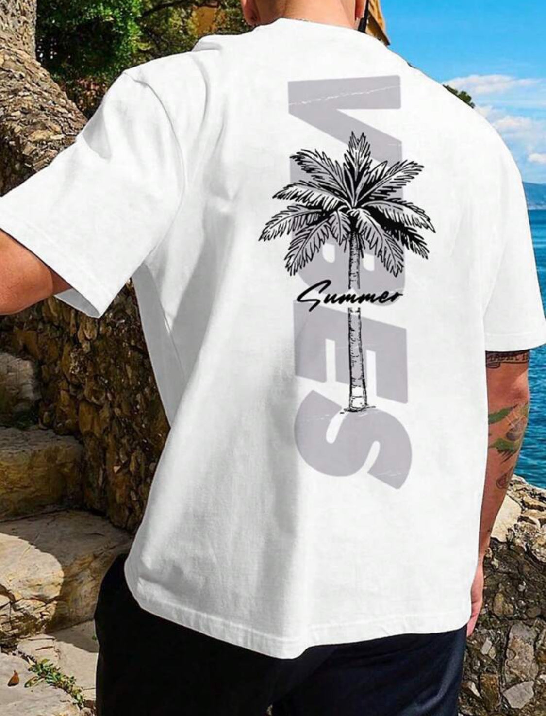 Remera Oversize Manfinity Chillmode Camiseta casual de manga corta con cuello redondo, estampado gráfico de árbol de palma y texto para hombres en verano, regalo para novio, para salir