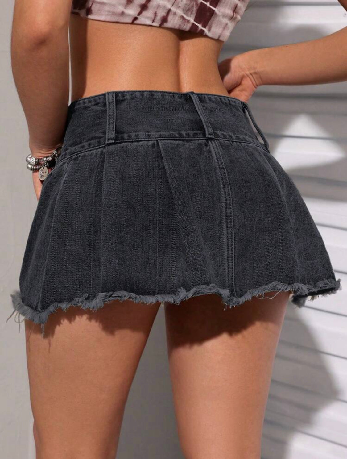 SHEIN PETITE Falda Vaquera Para Mujeres Con Dobladillo De Volantes Y Bordes Deshilachados