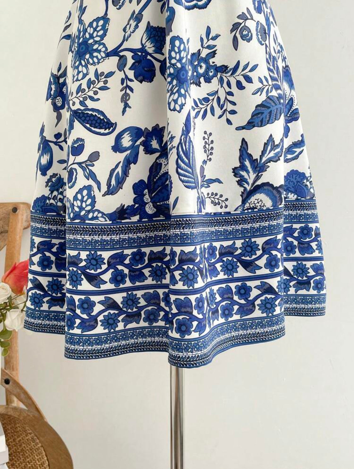 SHEIN WYWH Vestido romántico de vacaciones casuales, azul y blanco, con estampado de flores, cuello halter, cintura ajustada y escote hueco para mujeres
