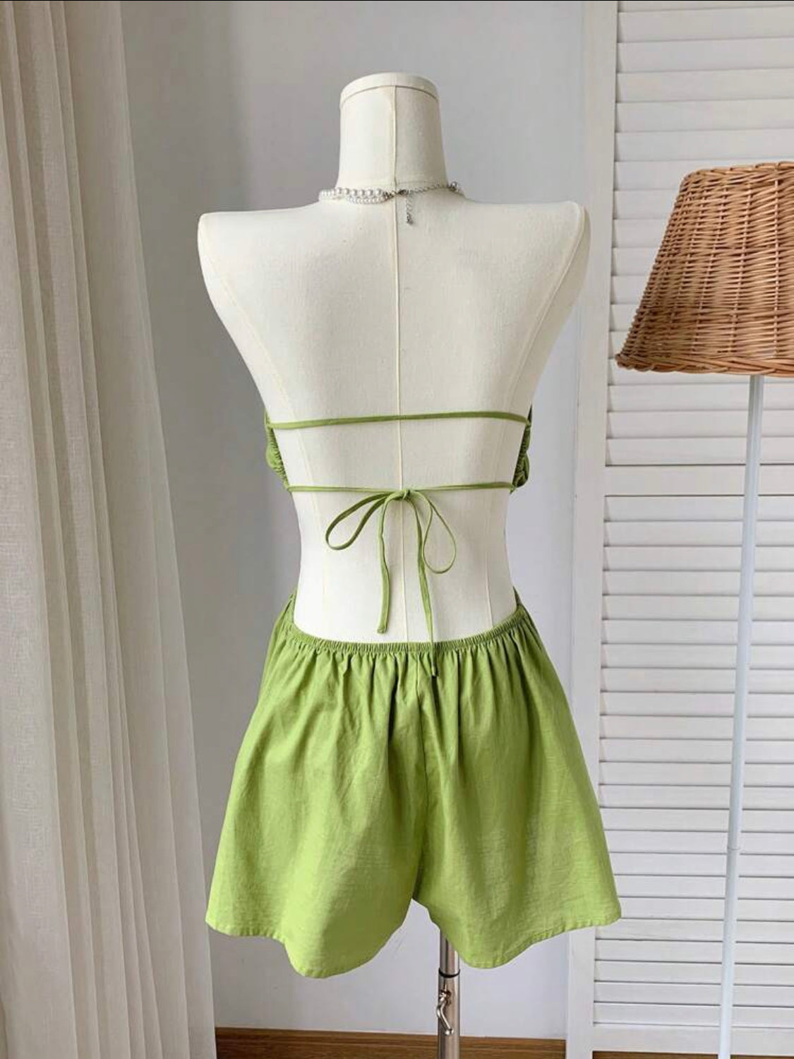 SHEIN Comfortcana Rompers de lino para el verano con corte lateral, cintura plisada, sin tirantes y con espalda descubierta