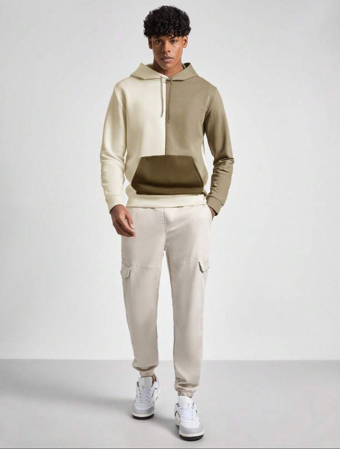 SHEIN Sudadera con capucha de moda regular con bloques de color para hombre
