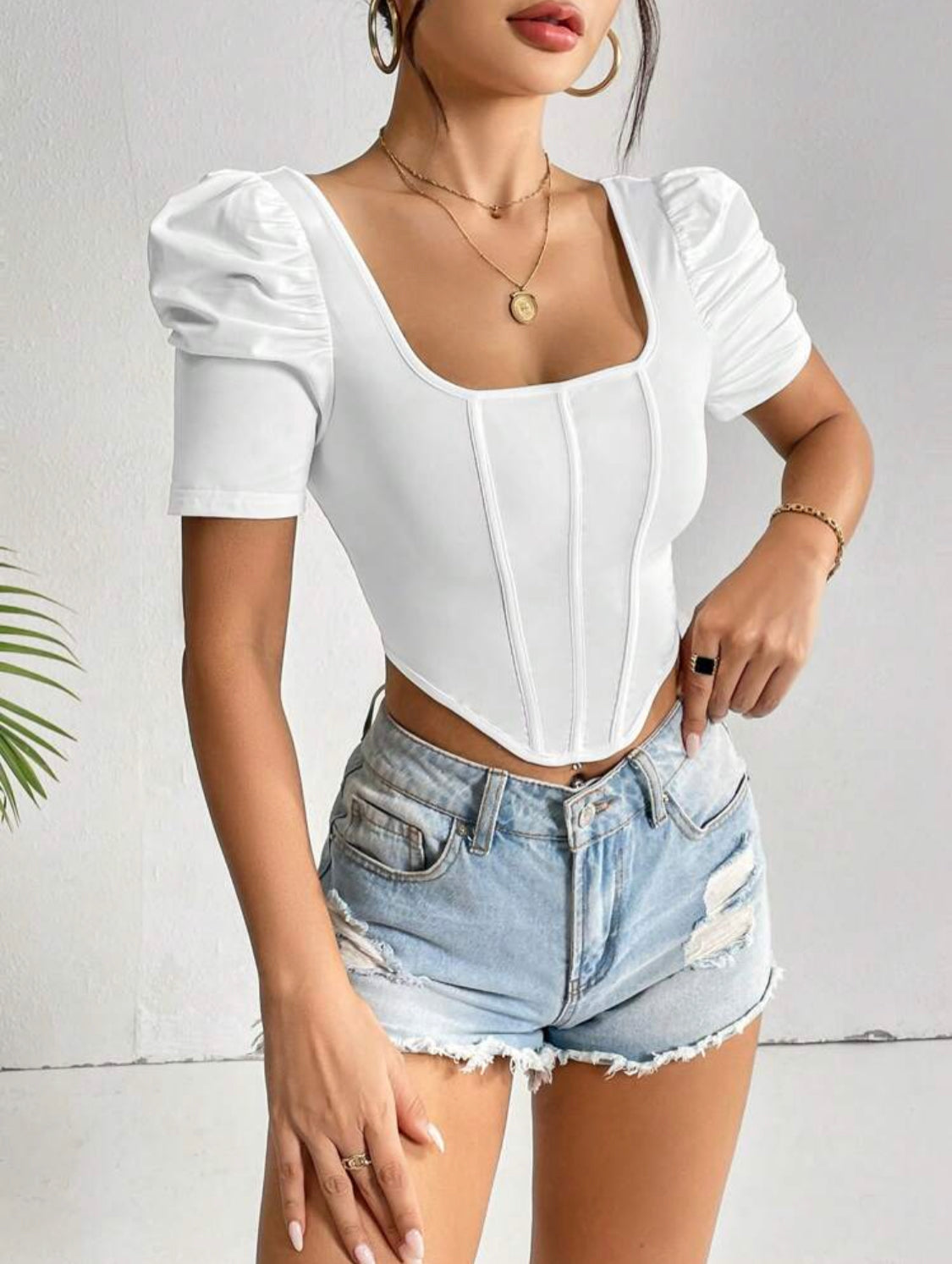 SHEIN Privé Camiseta crop de cuello cuadrado de manga farol bajo asimétrico