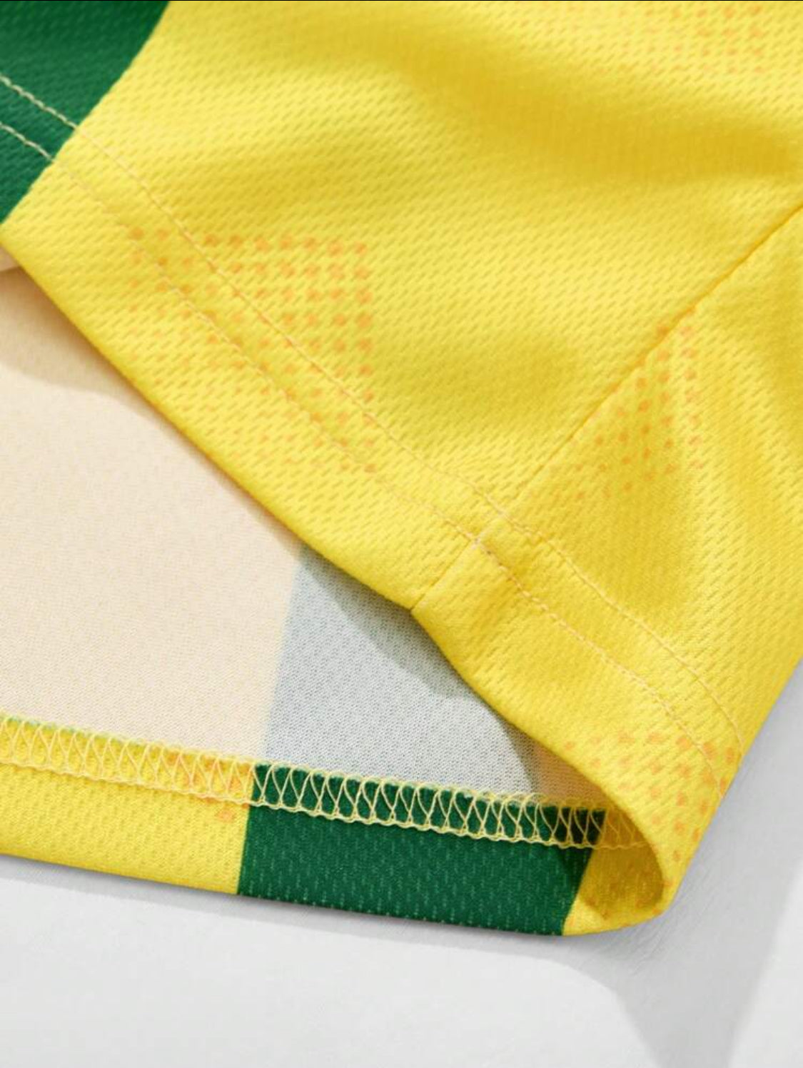 ROMWE MEN Street Life Camiseta deportiva de fútbol de manga corta con estampado de letras para hombres