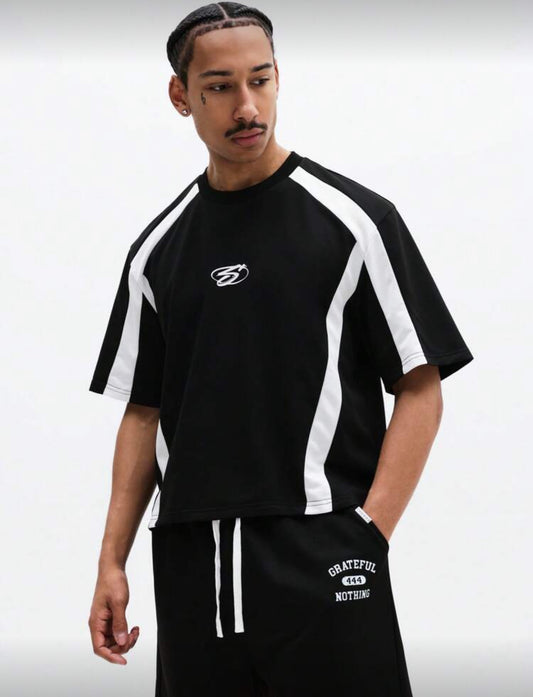 SUMWON Camiseta de cuello redondo de manga corta oversize con diseño de panel lateral contrastante y estampado de logo