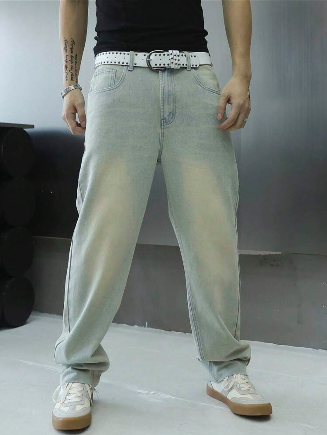 Manfinity EMRG Pantalones vaqueros casuales diarios simples para hombres con botones frontales y múltiples bolsillos