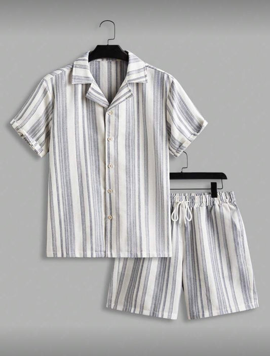 Manfinity RelaxMax Conjunto de camisa y pantalones cortos a rayas de verano para hombre