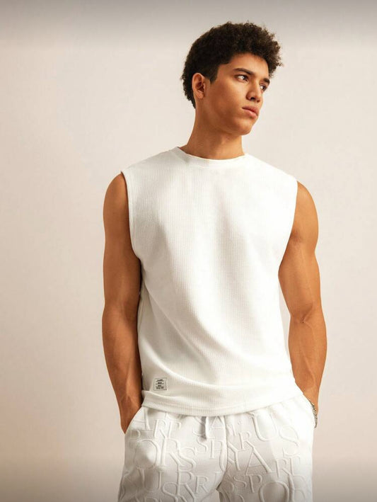 SWAVVY Camiseta de tirantes con parche con letra para hombre, camiseta de tirantes blanca lisa de moda para entrenamiento, regalo para novio, cosas de pareja